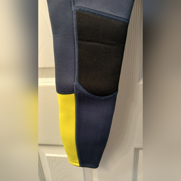 GoldFin Kids Long Sleeve Full Body Wetsuit Size 8 - Picture 4 of 8